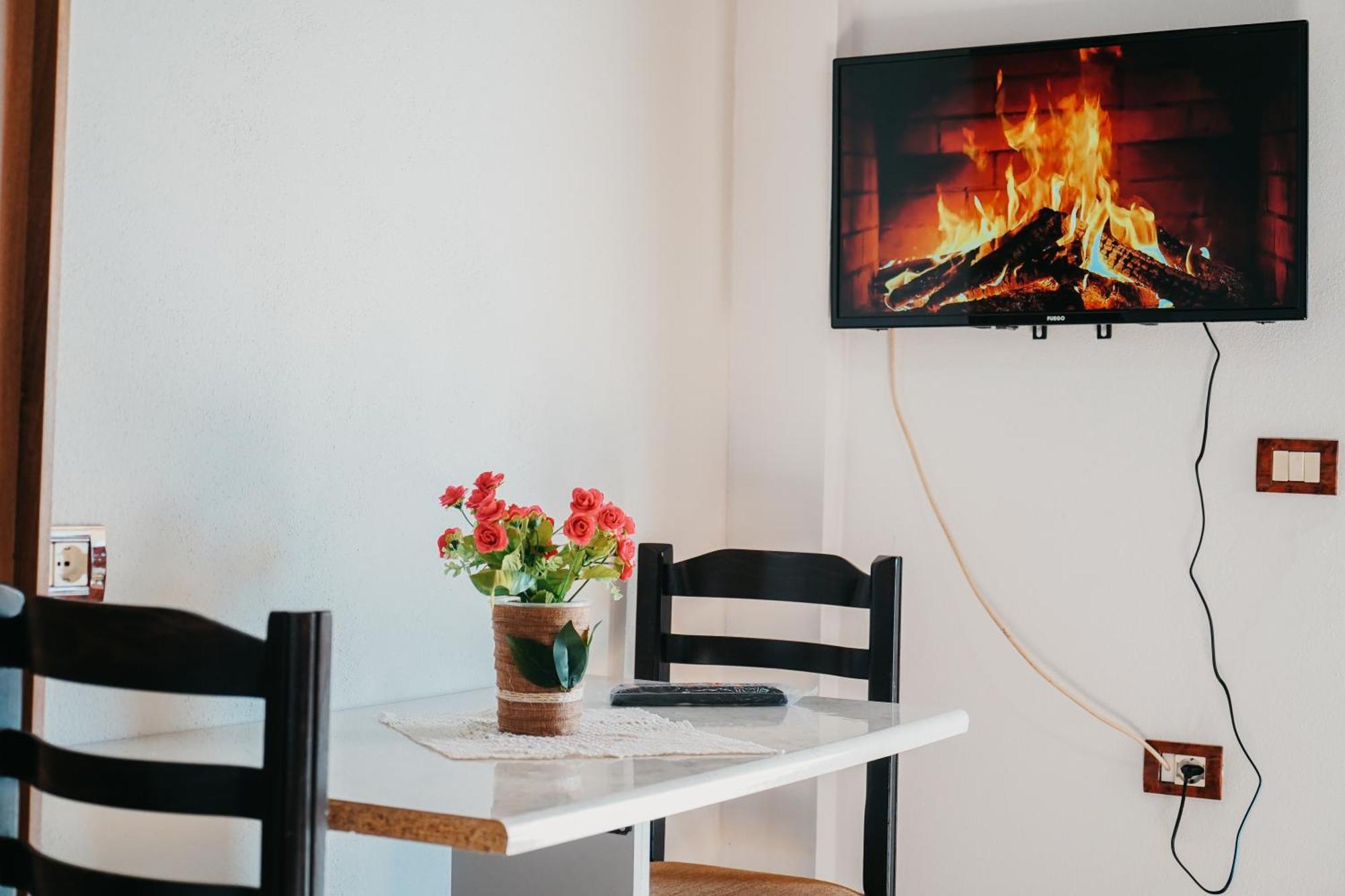 Bujtina Anlu Hotell Nepravishte Exteriör bild