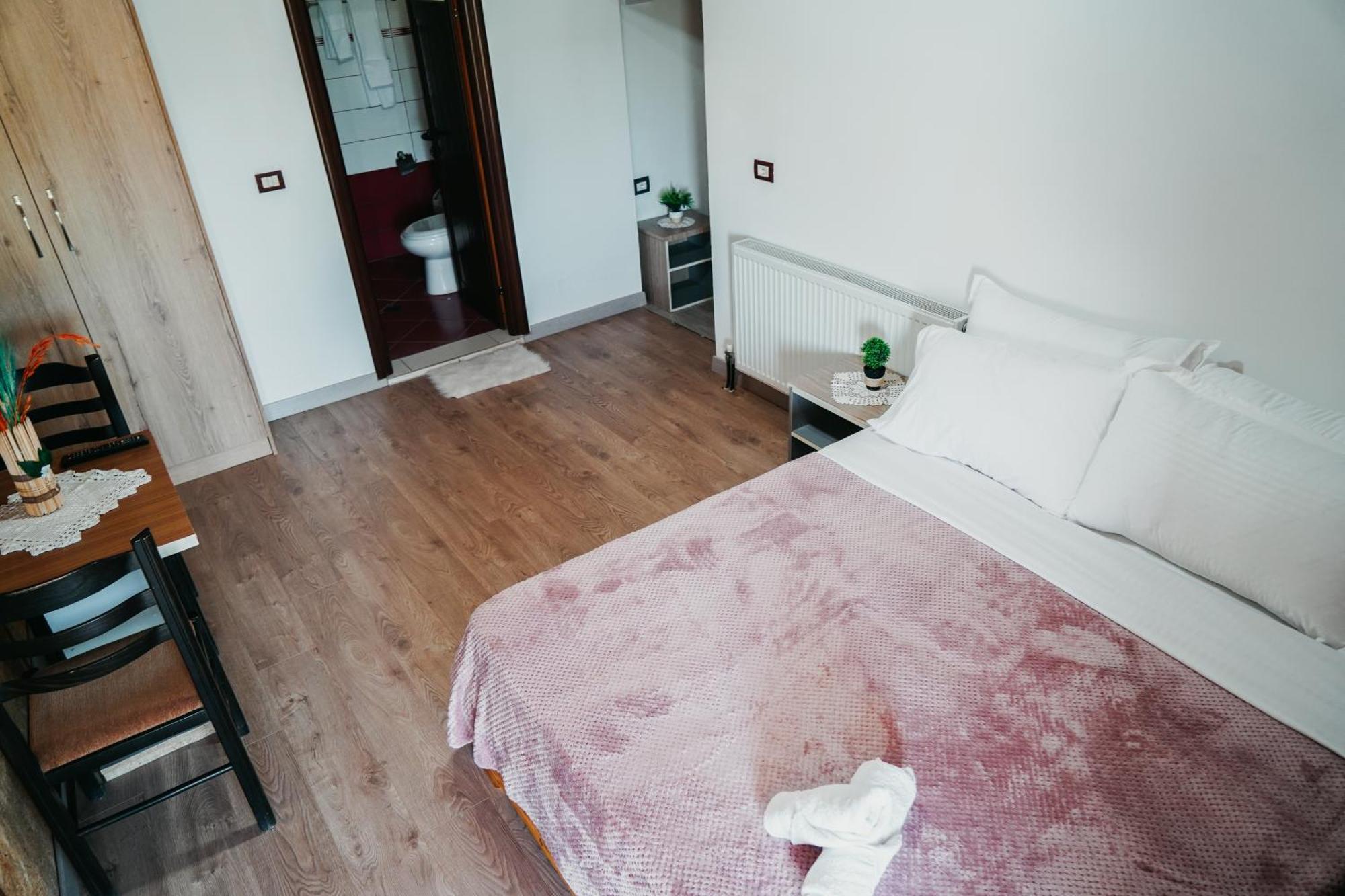 Bujtina Anlu Hotell Nepravishte Exteriör bild