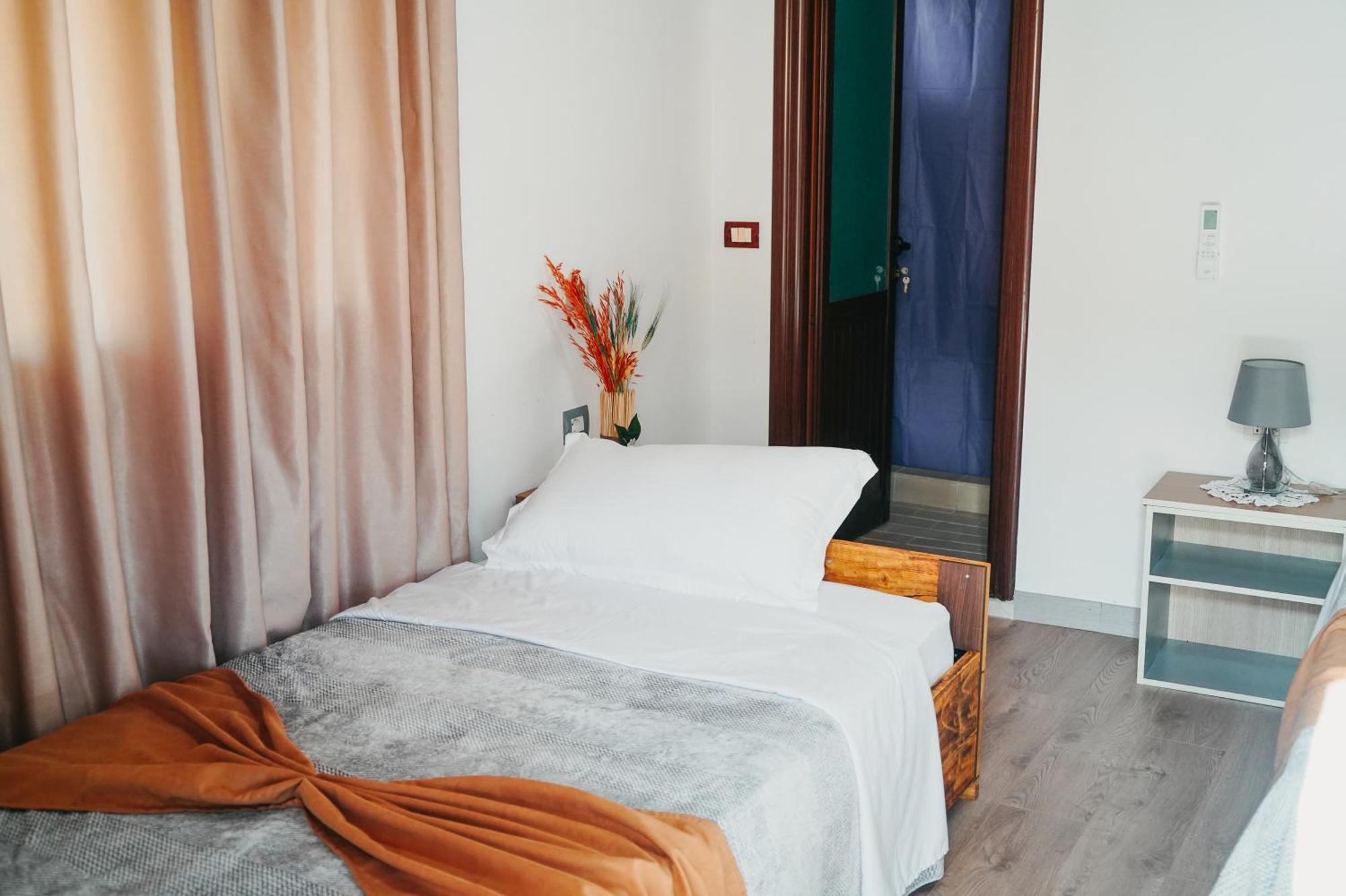 Bujtina Anlu Hotell Nepravishte Exteriör bild