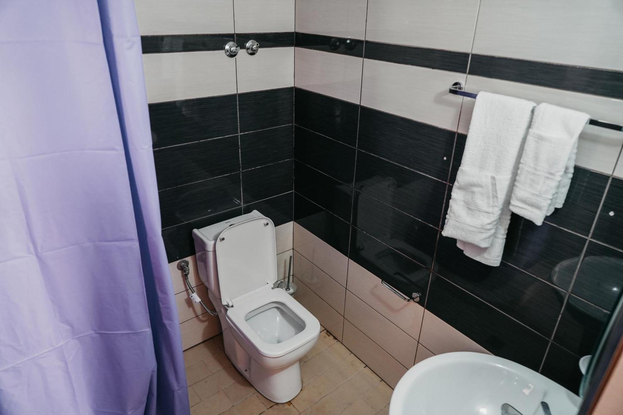 Bujtina Anlu Hotell Nepravishte Exteriör bild