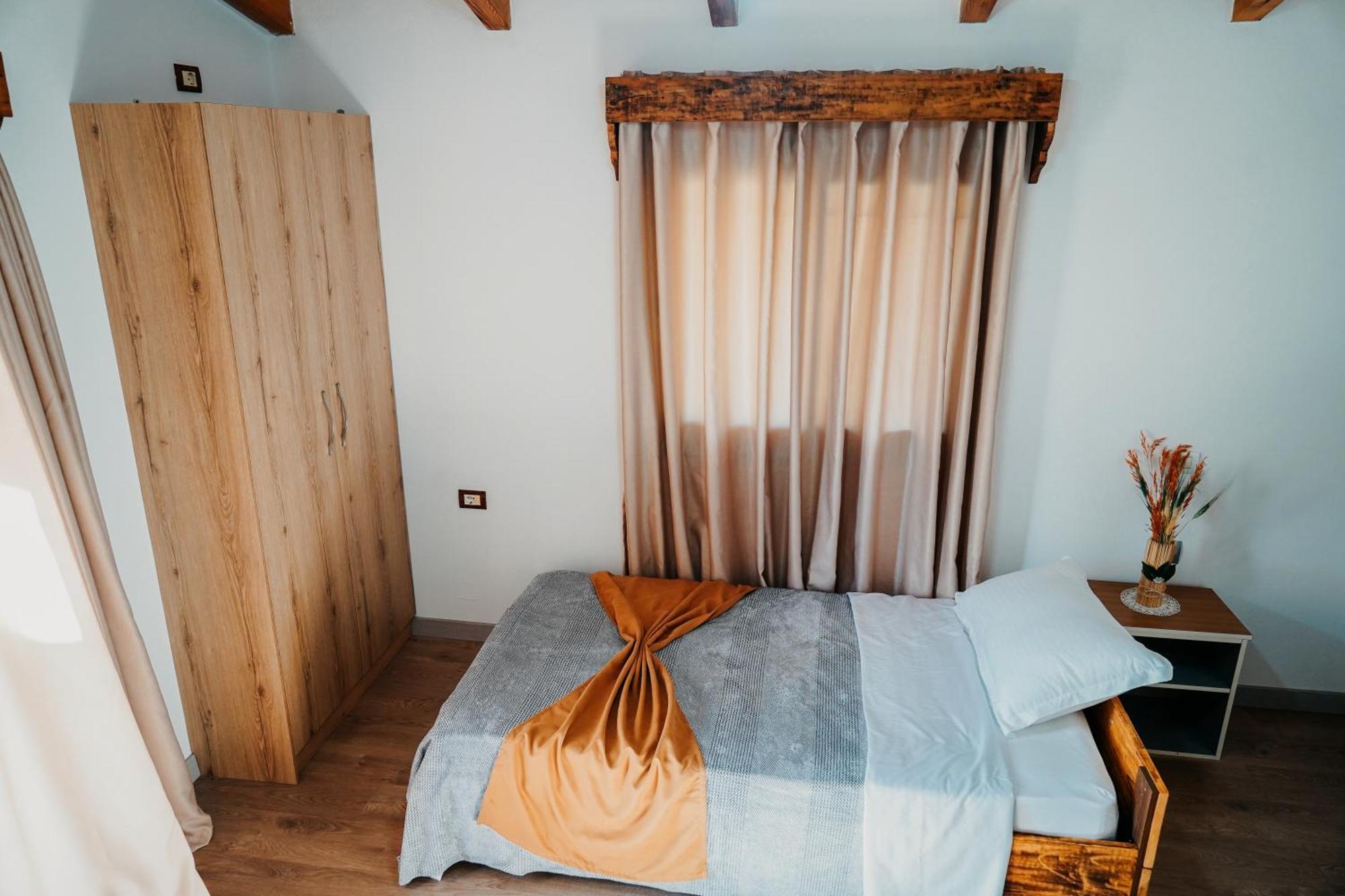 Bujtina Anlu Hotell Nepravishte Exteriör bild