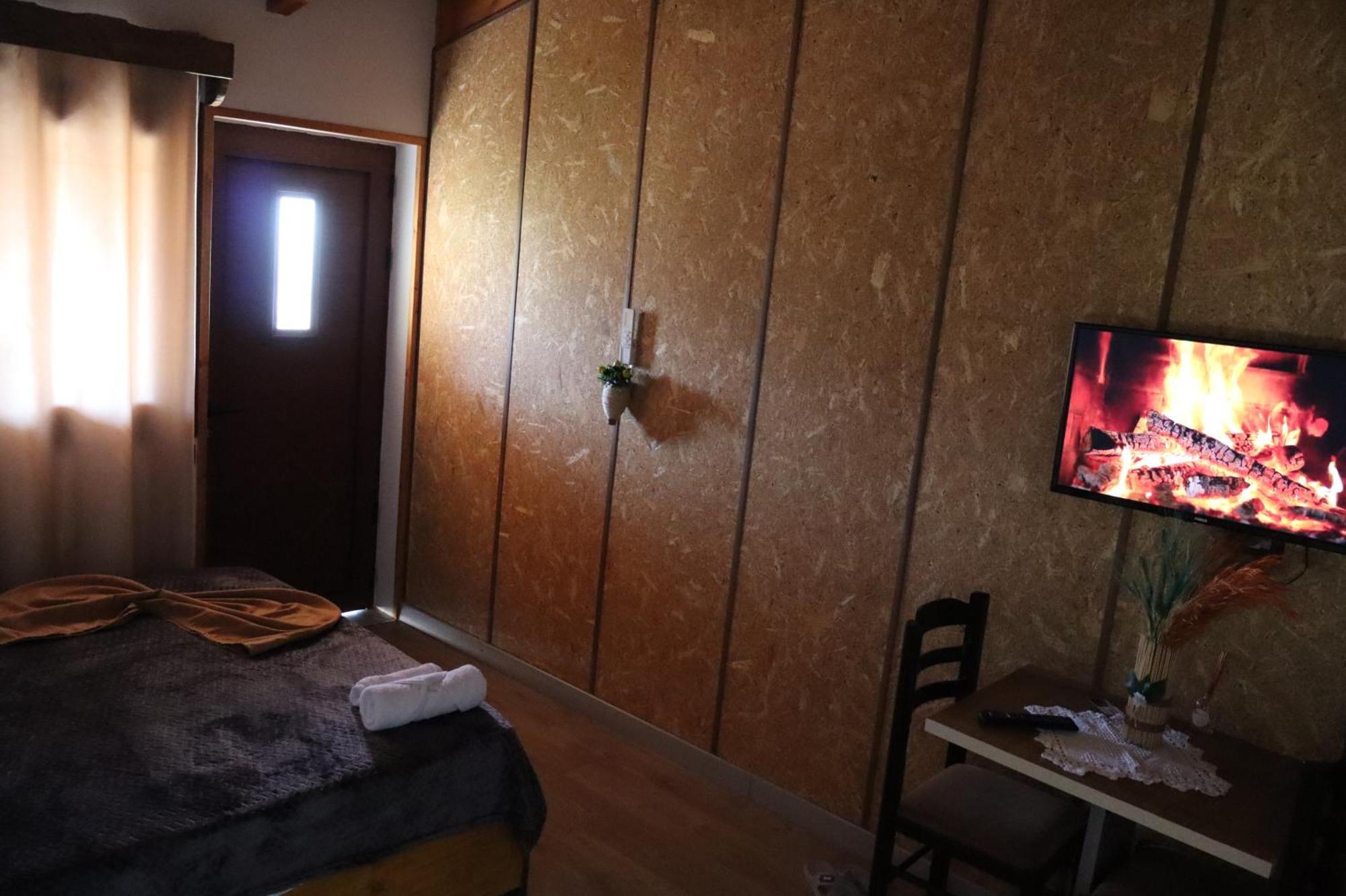Bujtina Anlu Hotell Nepravishte Exteriör bild