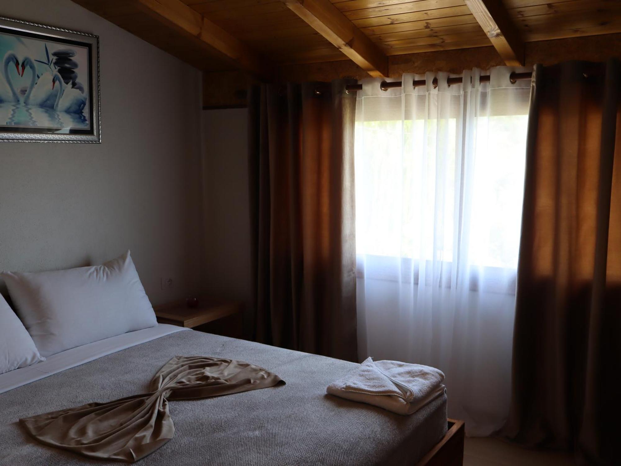 Bujtina Anlu Hotell Nepravishte Exteriör bild