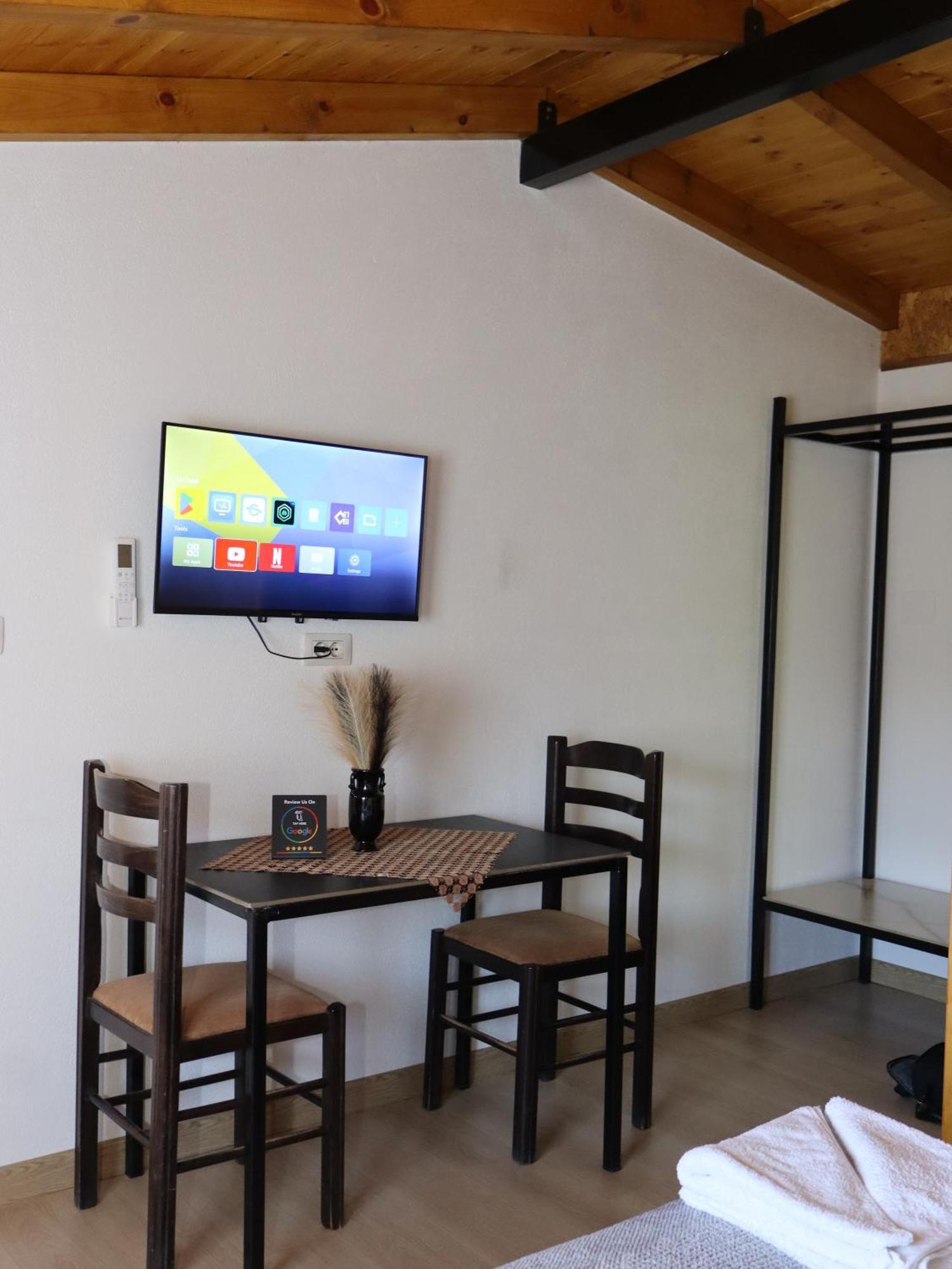 Bujtina Anlu Hotell Nepravishte Exteriör bild