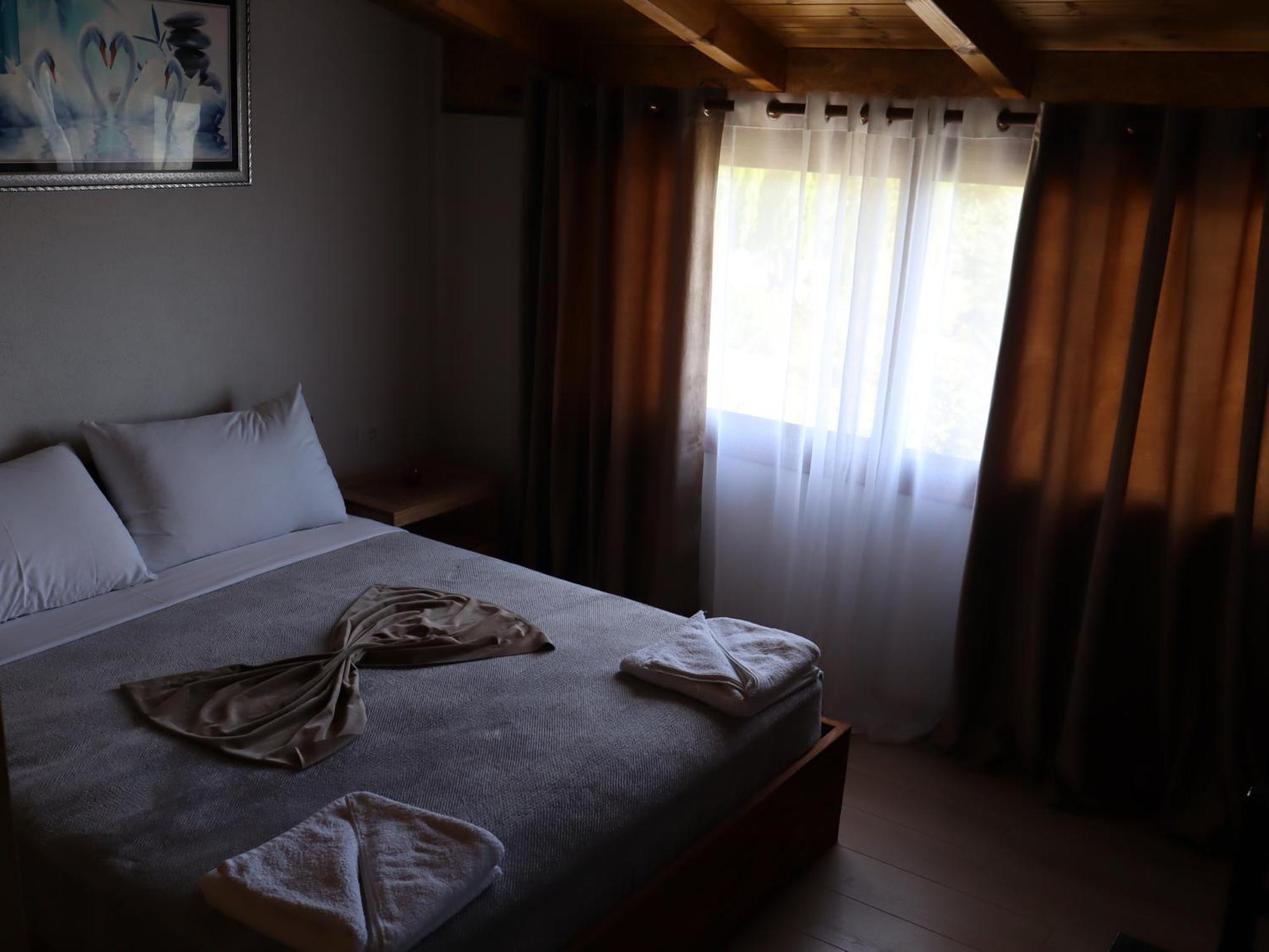 Bujtina Anlu Hotell Nepravishte Exteriör bild