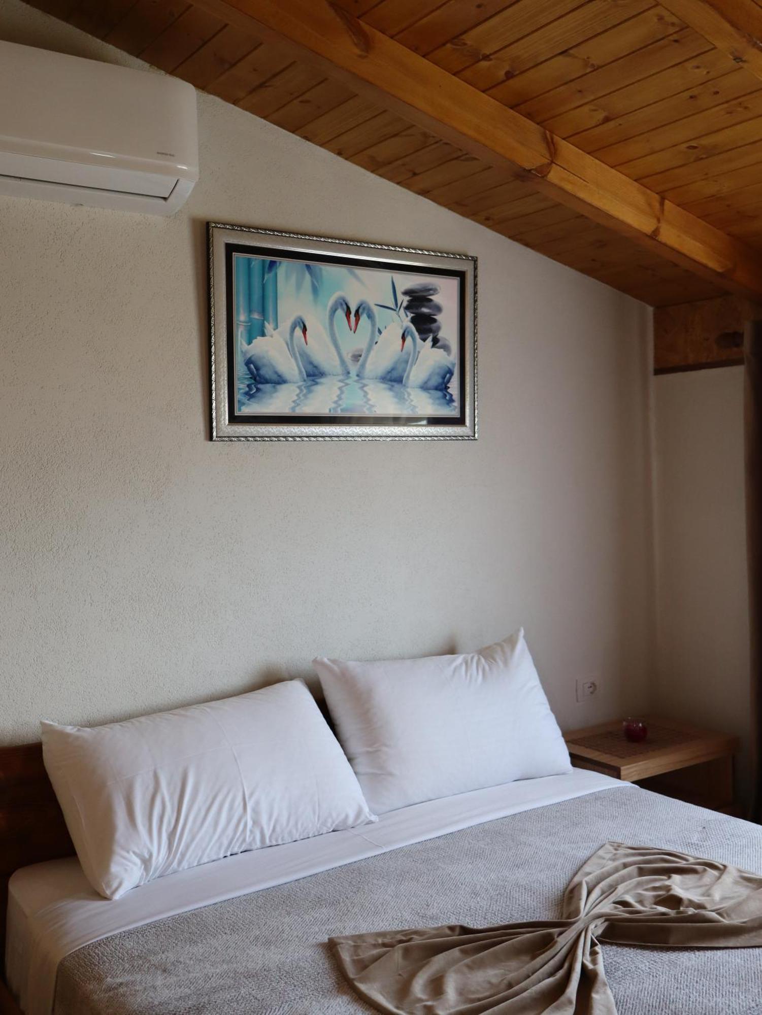 Bujtina Anlu Hotell Nepravishte Exteriör bild
